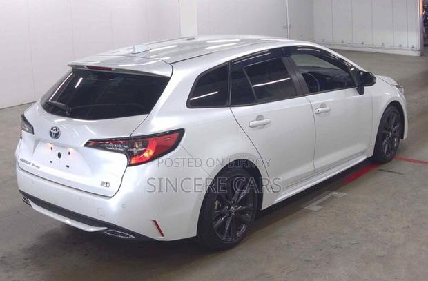 Toyota Corolla Touring 2021 Pearl