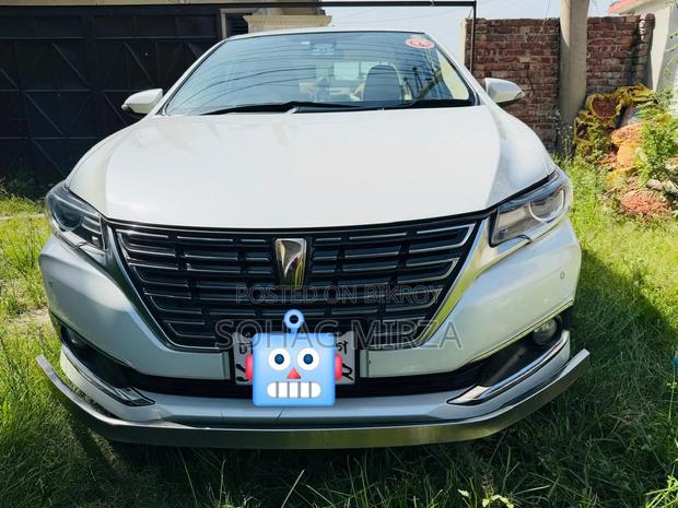 Toyota Premio 2.0 FWD 2018 Pearl