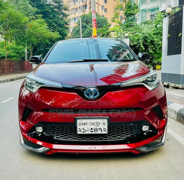 Toyota C-HR 2018 Maroon