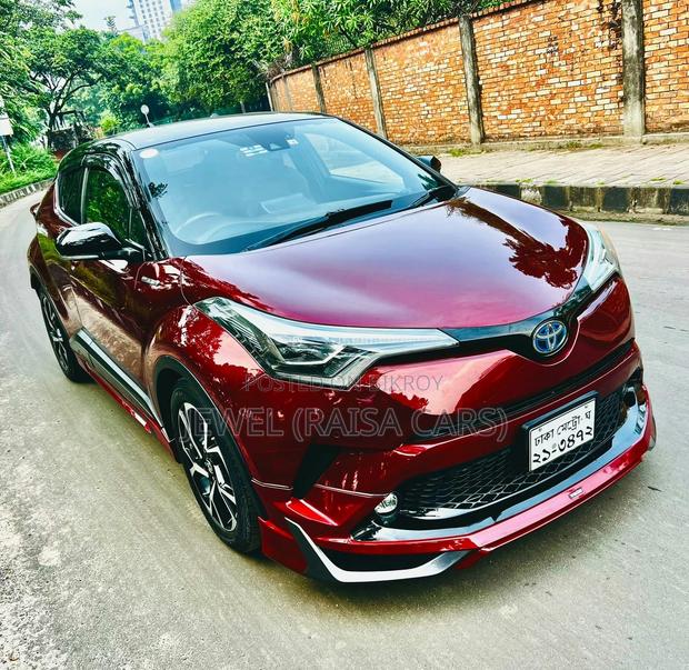 Toyota C-HR 2018 Maroon