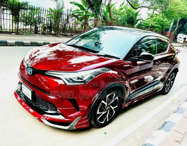 Toyota C-HR 2018 Maroon
