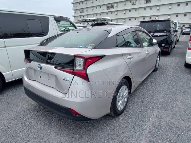Toyota Prius 2021 Beige