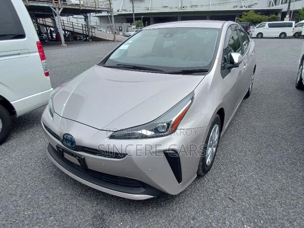 Toyota Prius 2021 Beige
