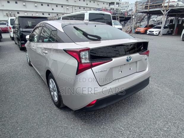 Toyota Prius 2021 Beige
