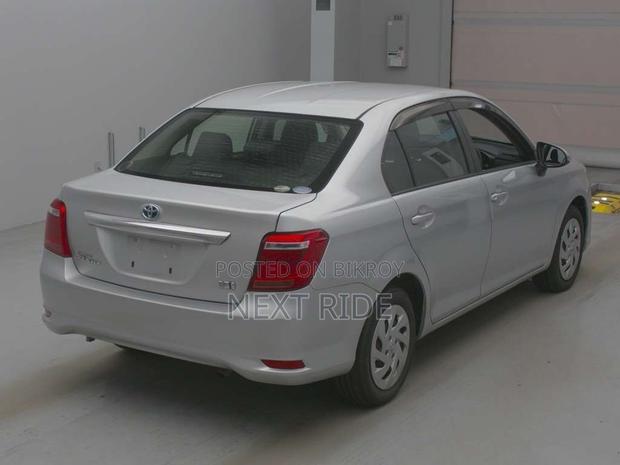 Toyota Axio 2021 Silver
