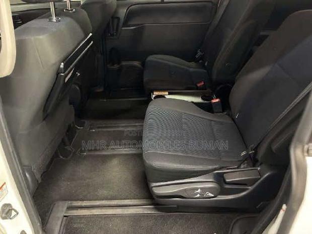 Toyota Noah 1.8 FWD Hybrid (7 seater) 2021 Pearl