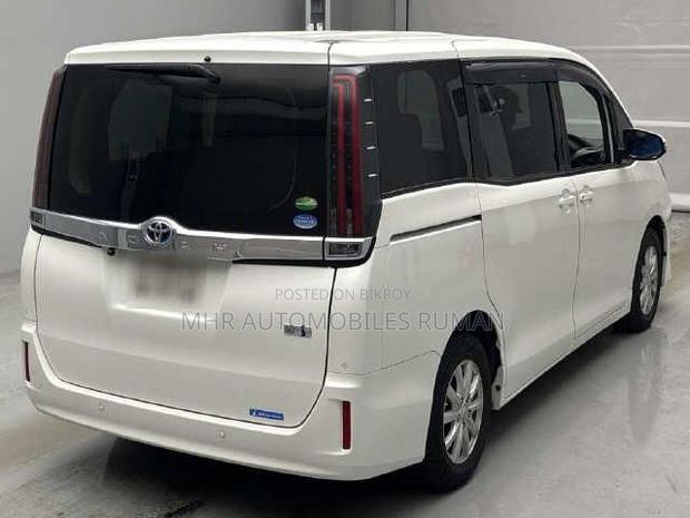 Toyota Noah 1.8 FWD Hybrid (7 seater) 2021 Pearl