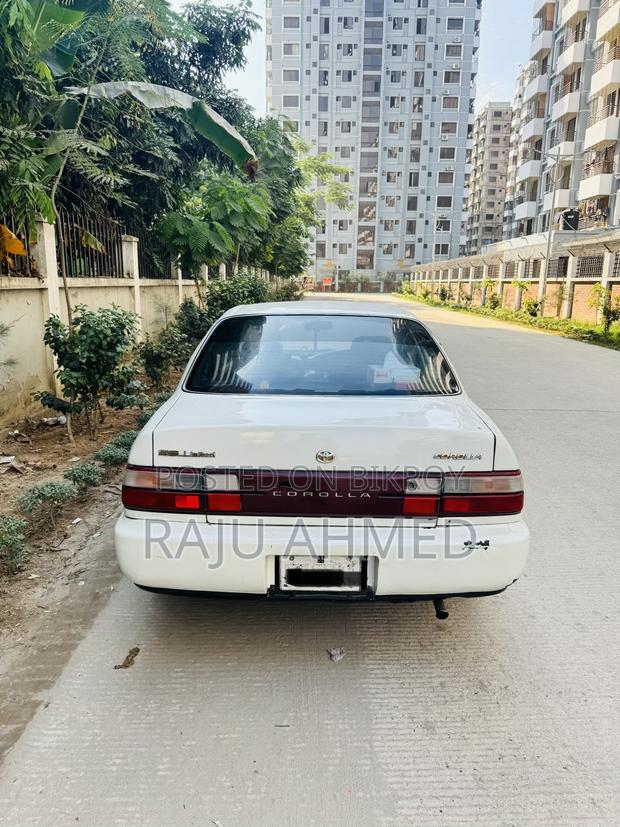 Toyota Corolla Sedan Automatic 1992 White