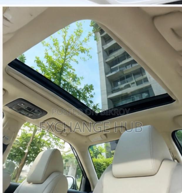 Toyota Crown 2018 Pearl