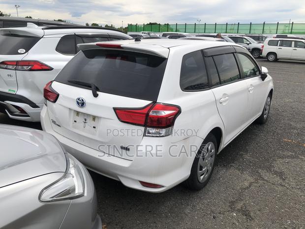 Toyota Corolla Fielder 2021 White