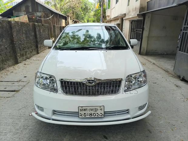 Toyota Corolla Sedan 2004 White