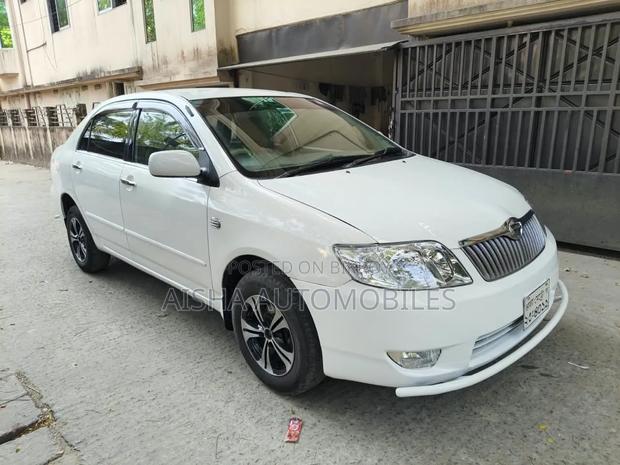 Toyota Corolla Sedan 2004 White