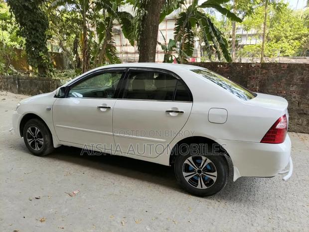 Toyota Corolla Sedan 2004 White