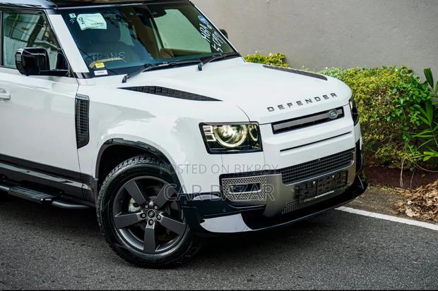 New Land Rover Defender 110 P300 S 2025 White