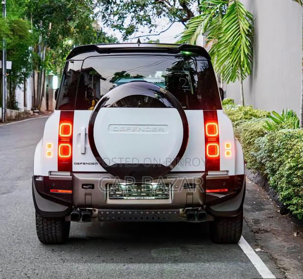 New Land Rover Defender 110 P300 S 2025 White