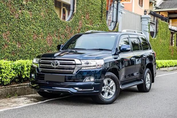Toyota Land Cruiser 4.5 V8 VXR 2017 Blue