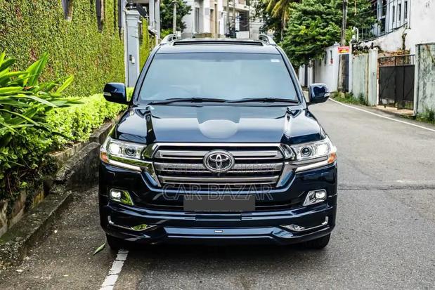 Toyota Land Cruiser 4.5 V8 VXR 2017 Blue