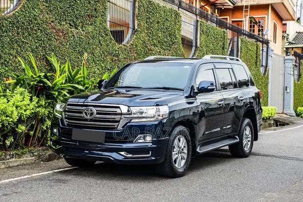 Toyota Land Cruiser 4.5 V8 VXR 2017 Blue