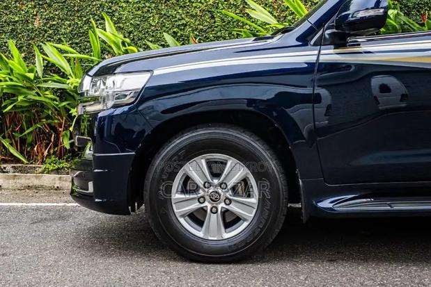 Toyota Land Cruiser 4.5 V8 VXR 2017 Blue