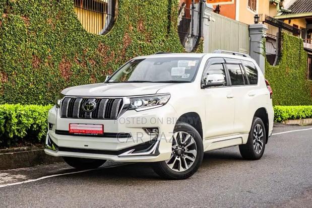 Toyota Land Cruiser Prado Kakadu 2023 White