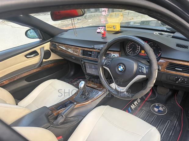 BMW 3 Series 320i RWD 2005 Blue