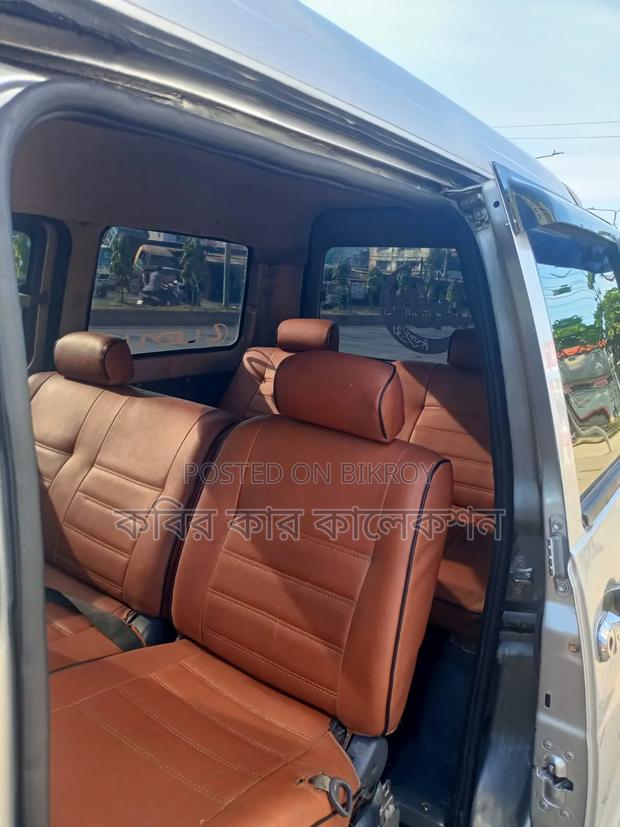 Toyota Noah 2001 Silver