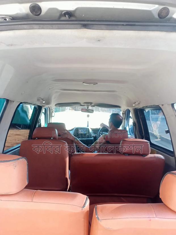 Toyota Noah 2001 Silver
