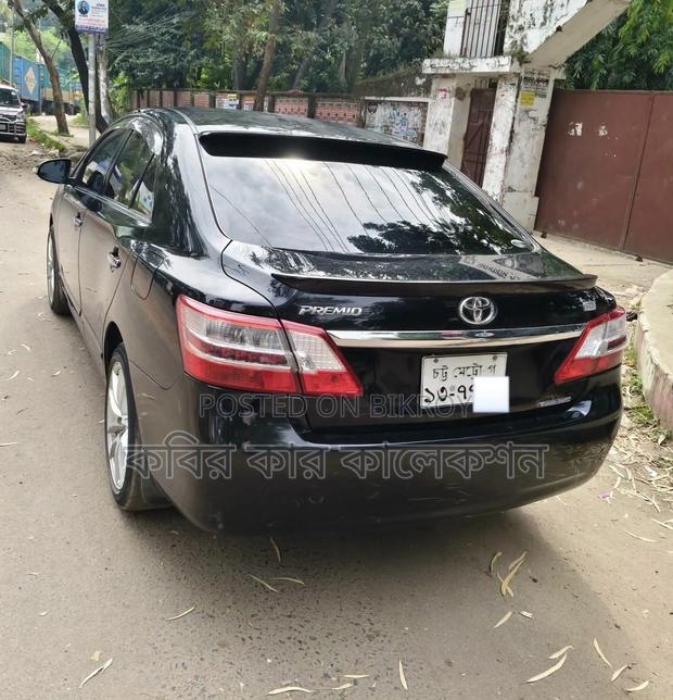 Toyota Premio 2015 Black