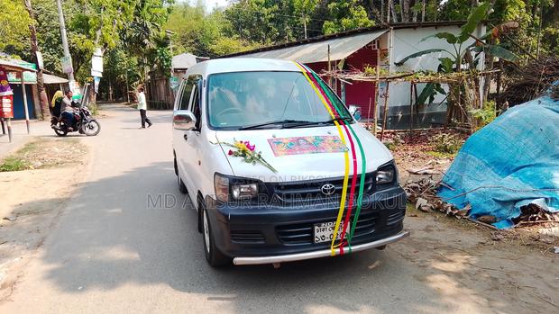 Toyota Noah 2005 White