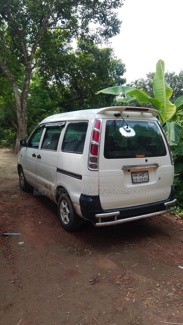 Toyota Noah 2005 White