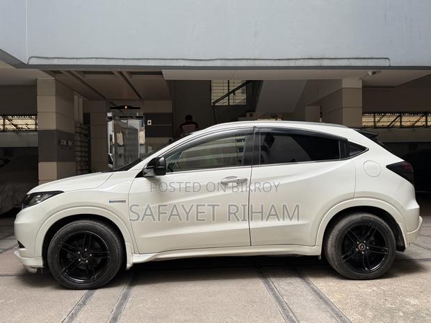 Honda Vezel 1.5 Hybrid 2WD 2014 Pearl