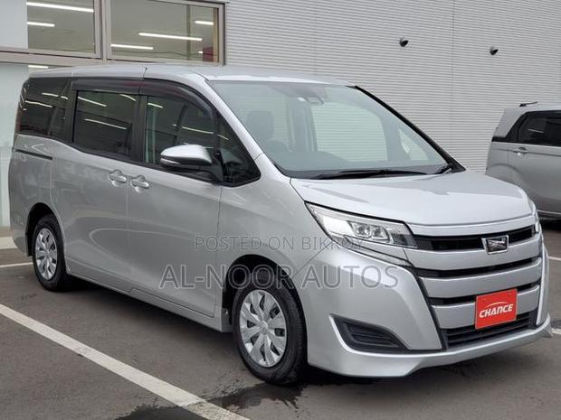 Toyota Noah 2.0 FWD (8 Seater) 2021 Silver