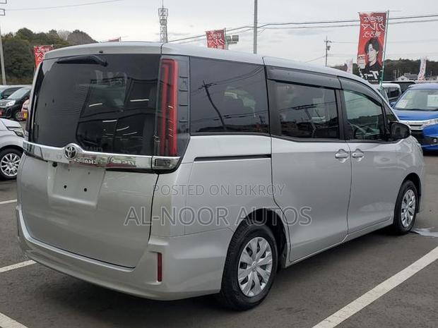 Toyota Noah 2.0 FWD (8 Seater) 2021 Silver