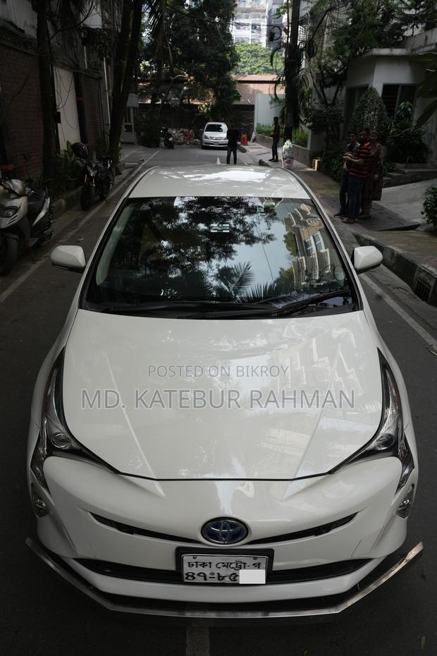 Toyota Prius One 2017 Pearl