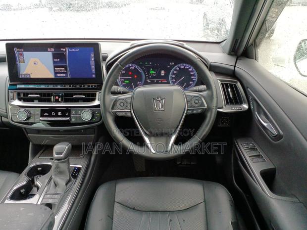 Toyota Crown 2021 Pearl