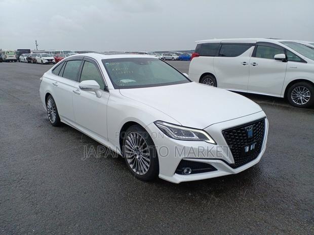 Toyota Crown 2021 Pearl
