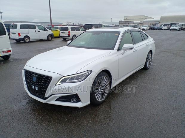 Toyota Crown 2021 Pearl