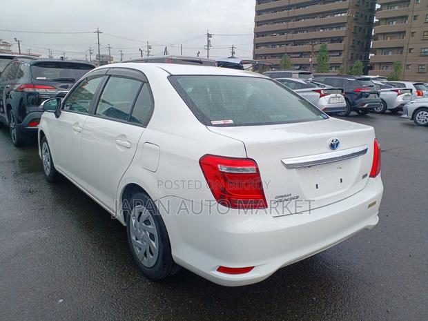 Toyota Axio 2021 White