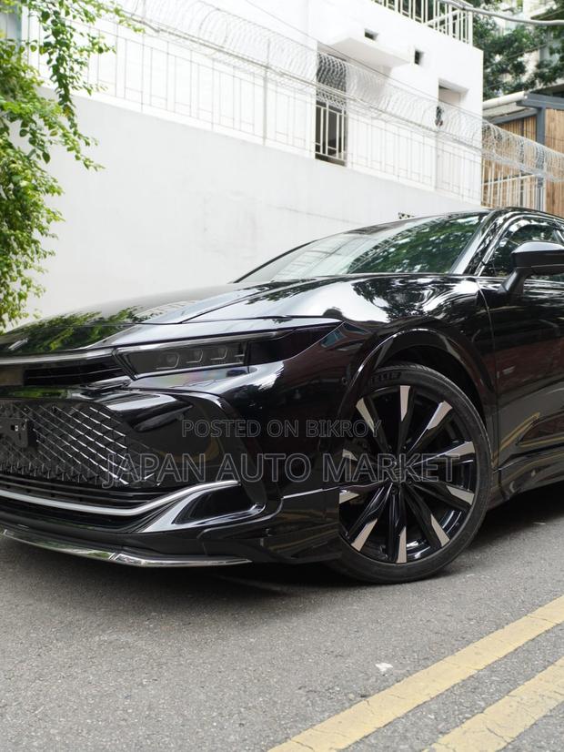 Toyota Crown 2022 Black