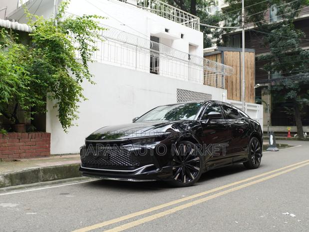 Toyota Crown 2022 Black