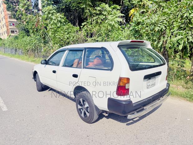 Toyota Corolla Sedan 2001 White