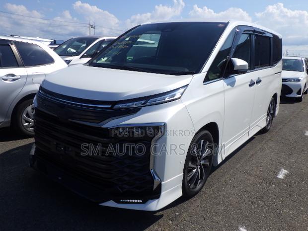 Toyota Voxy Hybrid S-Z 2WD 7-Seater 2024 Pearl