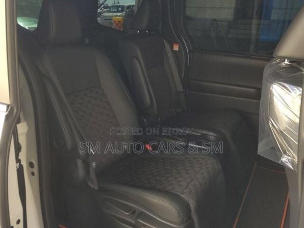Toyota Voxy Hybrid S-Z 2WD 7-Seater 2024 Pearl