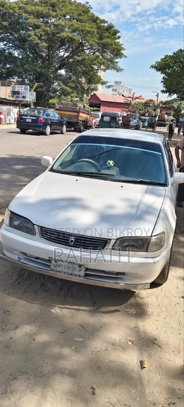 Toyota Corolla Sedan 1999 Pearl