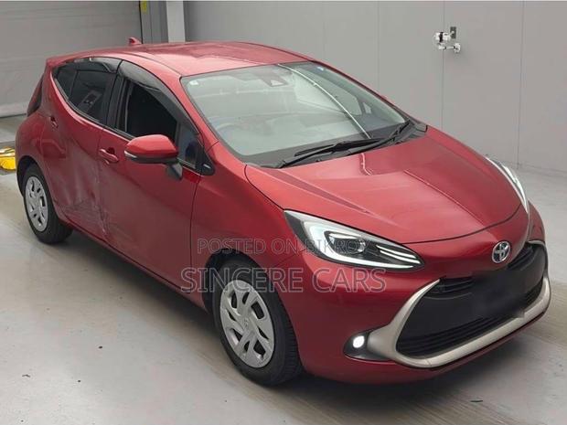 Toyota Aqua 2021 Red