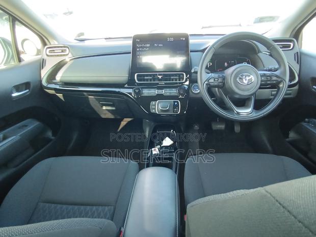 Toyota Aqua 2021 Red