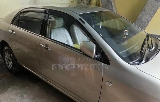 Toyota Corolla Sedan 2004 Gold
