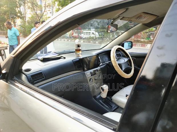Toyota Corolla Sedan 2004 Gold