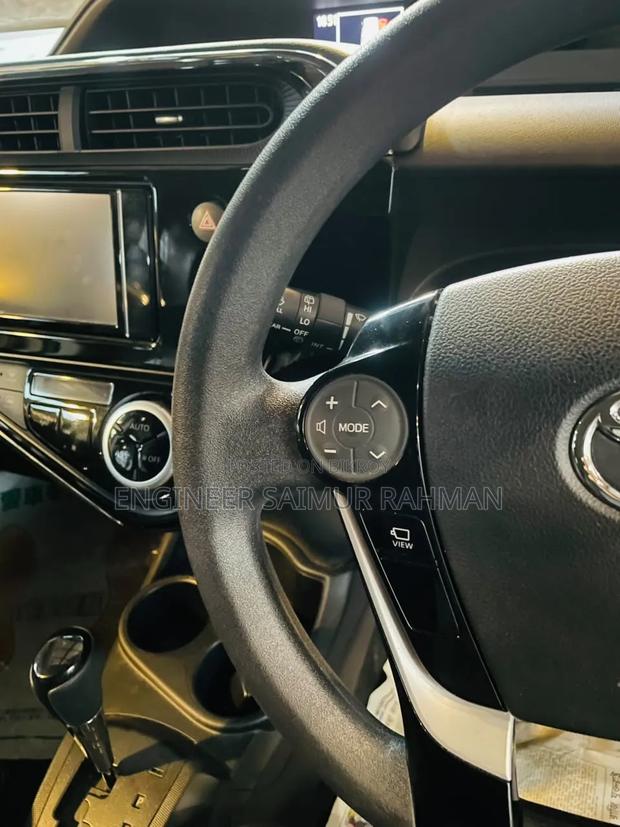 Toyota Aqua 2021 Pearl