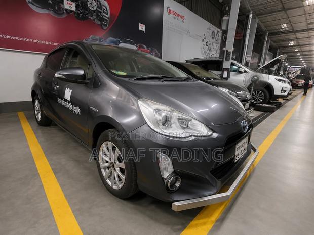 Toyota Aqua 2016 Gray